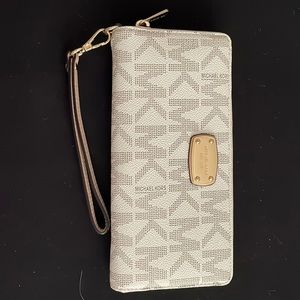 Michael Kors continental wallet